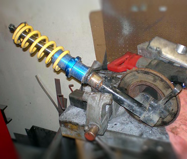 shocks and struts diy repair fix in vice